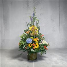 Bright front facing arrangement